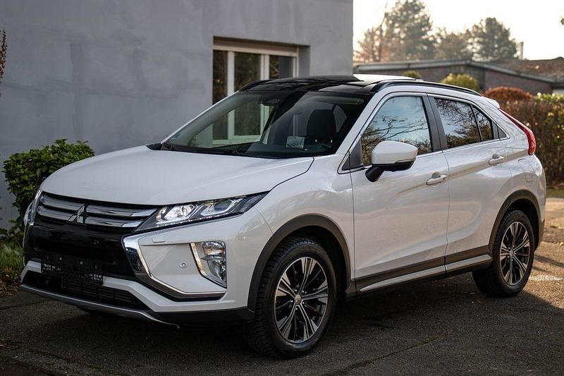 Weiß Gebraucht 2018 Mitsubishi Eclipse Cross SUV | 15.799 € (Etwas zu teuer) - Bild 1/4
