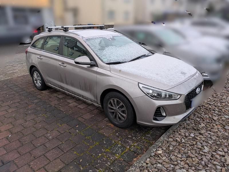 Andere farben Gebraucht 2018 Hyundai i30 Kombi | 9.650 € (Superpreis) - Bild 1/2
