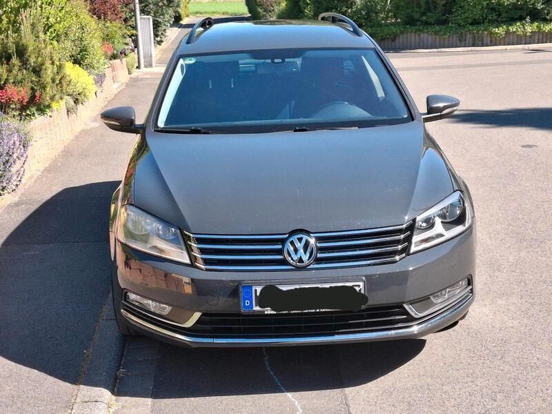 Grau Gebraucht 2013 VW Passat Kombi | 5.555 € (Guter Preis) - Bild 1/4