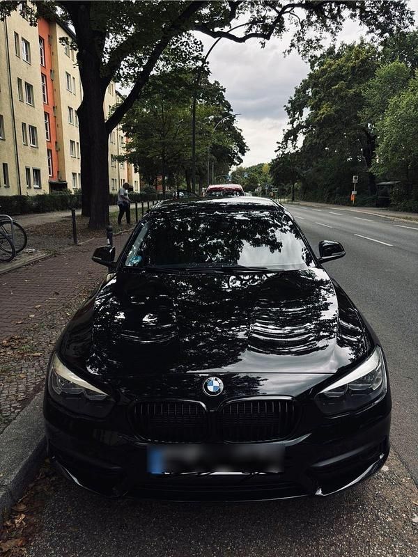 Schwarz Gebraucht 2015 BMW 116 Kleinwagen | 9.300 € (Fairer Preis) - Bild 1/4