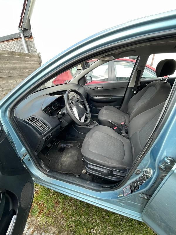 Gebraucht Hyundai i20 77 PS (56 kW) 2009 Blau Kleinwagen