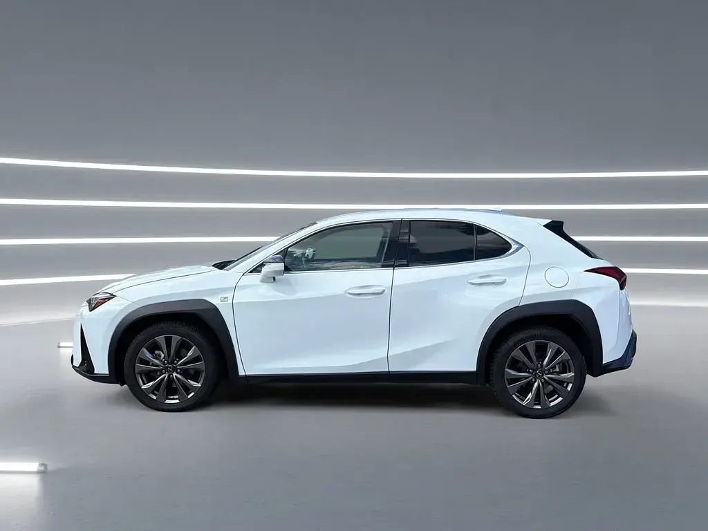 Gebraucht Lexus UX 300h Sport Design Packet 152 PS (111 kW) 2024 Weiß SUV