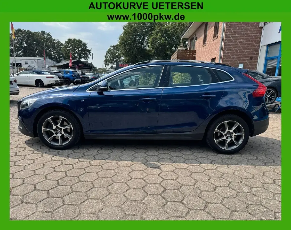 Gebraucht Volvo V40 CC Ocean Race 190 PS (139 kW) 2015 Blau Kombi