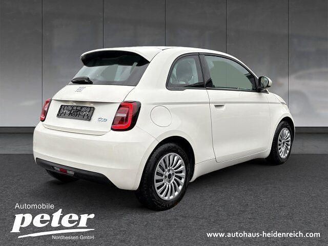Gebraucht Fiat 500e 69 kW (95 PS) 2023 Colore esterno (arktis weiß) Kleinwagen