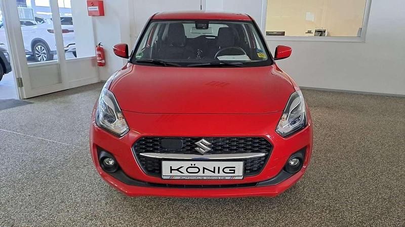 Gebraucht Suzuki Swift Comfort 83 PS (61 kW) 2023 Rot Kleinwagen