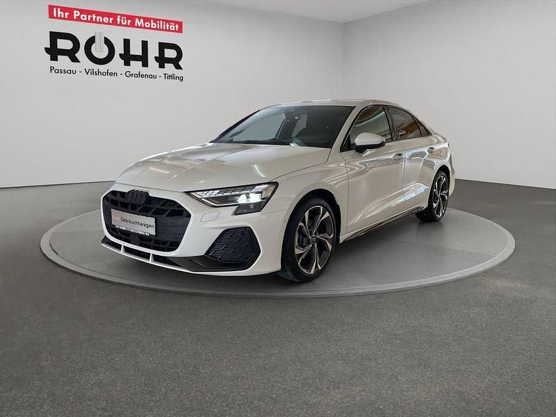 Gebraucht Audi A3 S-Line 116 PS (85 kW) 2025 Gletscherweiß metallic Limousine