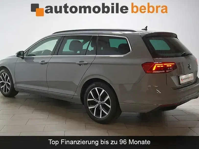 Gebraucht VW Passat Business 150 PS (110 kW) 2022 Mondsteingrau Kombi