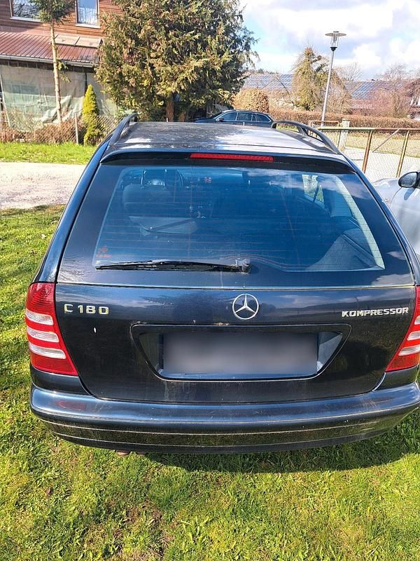 Gebraucht Mercedes C180 143 PS (105 kW) 2004 Schwarz Kombi