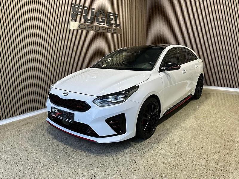 Gebraucht Kia ProCeed GT 204 PS (150 kW) 2020 Deluxeweiss met. Kombi