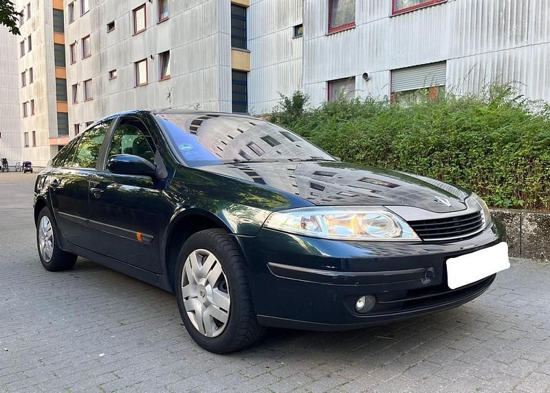 Schwarz Gebraucht 2002 Renault Laguna II Initiale Limousine | 1.590 € (Fairer Preis) - Bild 1/4