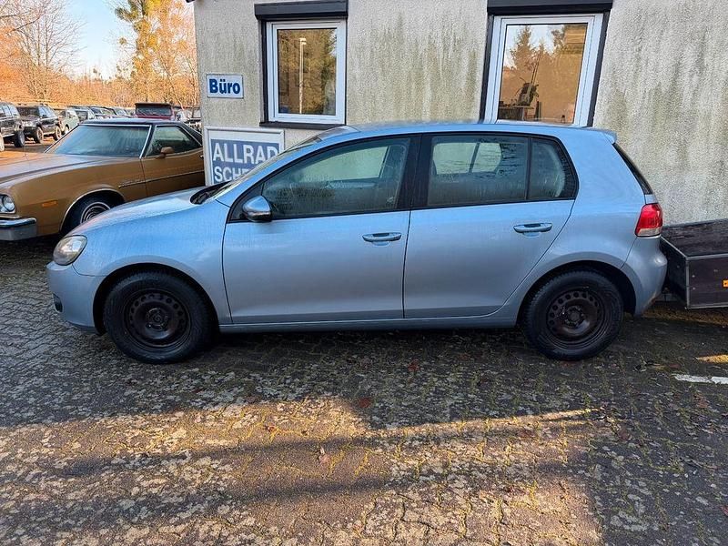 Gebraucht VW Golf VI Trendline 105 PS (77 kW) 2011 Blau Kleinwagen