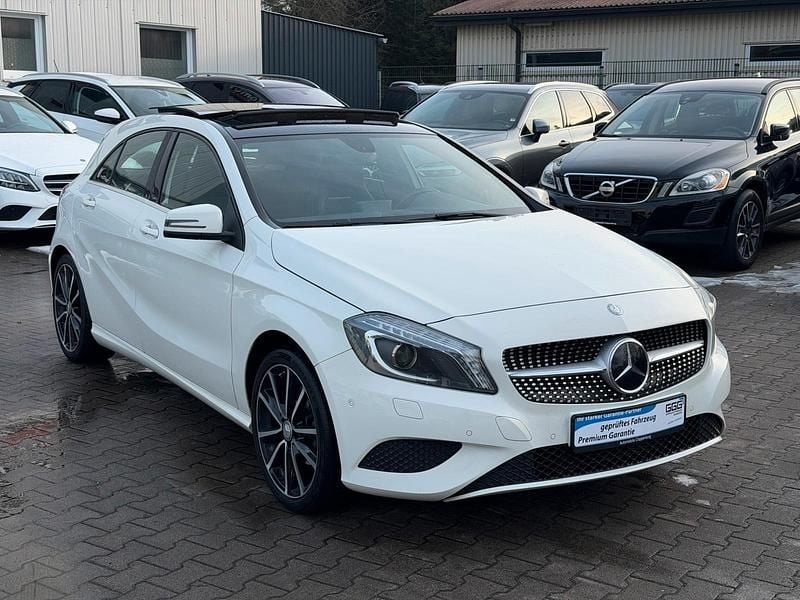 Gebraucht Mercedes A180 109 PS (80 kW) 2014 Calcitweiss  unilack Limousine