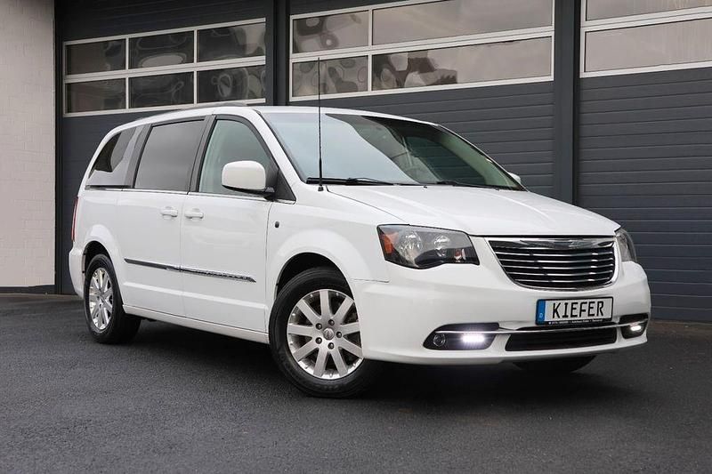 Gebraucht Chrysler Voyager 287 PS (211 kW) 2015 Weiß Van / Kleinbus