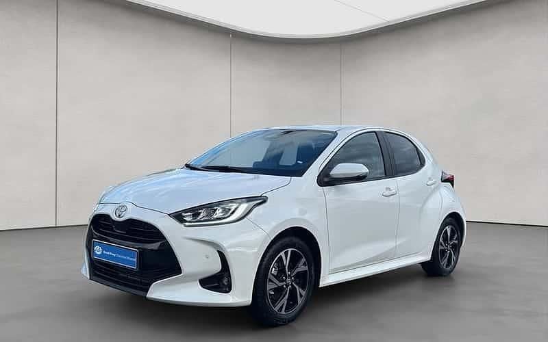 Weiß Neu 2025 Toyota Yaris Hybrid Limousine | 23.990 € (Guter Preis) - Bild 1/4