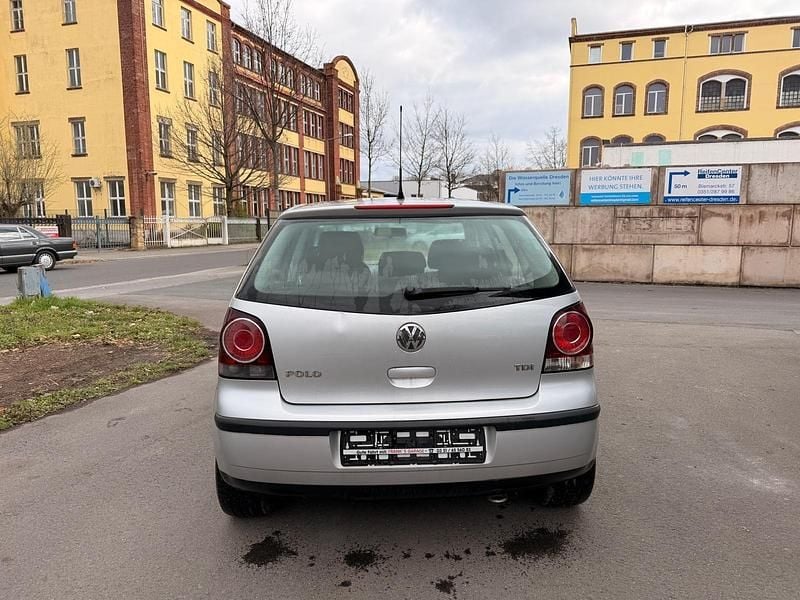 Gebraucht VW Polo 69 PS (50 kW) 2007 Silber Kleinwagen