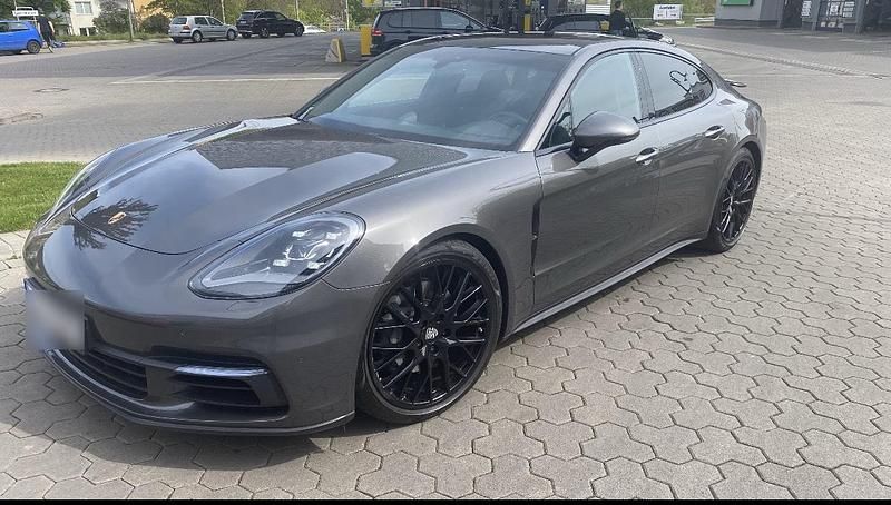 Grau Gebraucht 2017 Porsche Panamera Limousine | 63.000 € (Guter Preis) - Bild 1/3