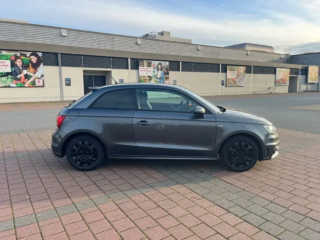 Gebraucht Audi A1 S-Line 143 PS (105 kW) 2012 Grau Kleinwagen