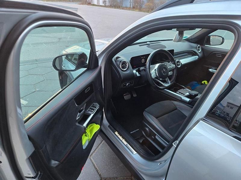 Gebraucht Mercedes GLB250 224 PS (164 kW) 2022 Silber SUV