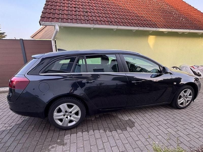 Gebraucht Opel Insignia Edition 170 PS (125 kW) 2016 Schwarz Kombi