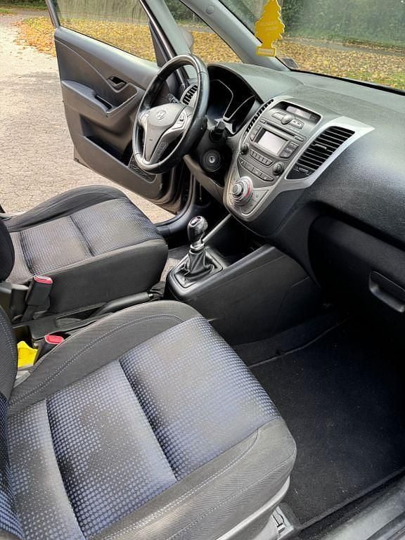 Gebraucht Hyundai ix20 Classic 90 PS (66 kW) 2011 Grau Kleinwagen
