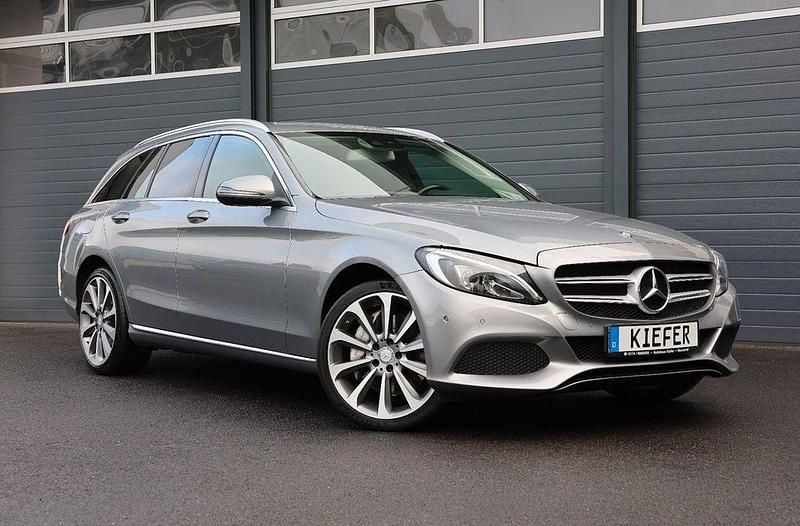 Gebraucht Mercedes C400 333 PS (244 kW) 2015 Silber Kombi