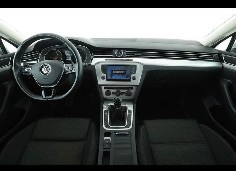 Gebraucht VW Passat 150 PS (110 kW) 2015 Grau Kombi