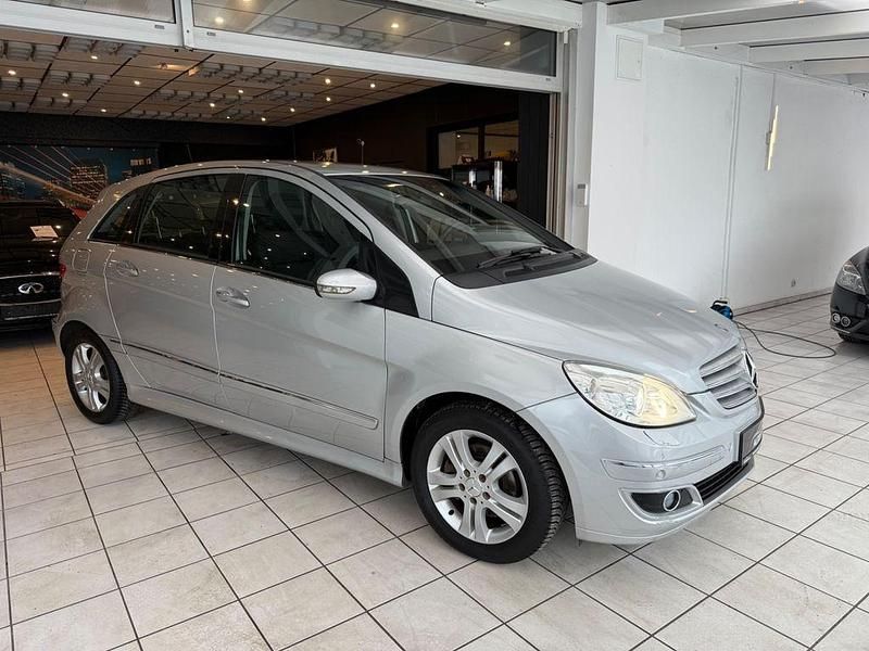 Gebraucht Mercedes B200 136 PS (100 kW) 2006 Silber Van / Kleinbus