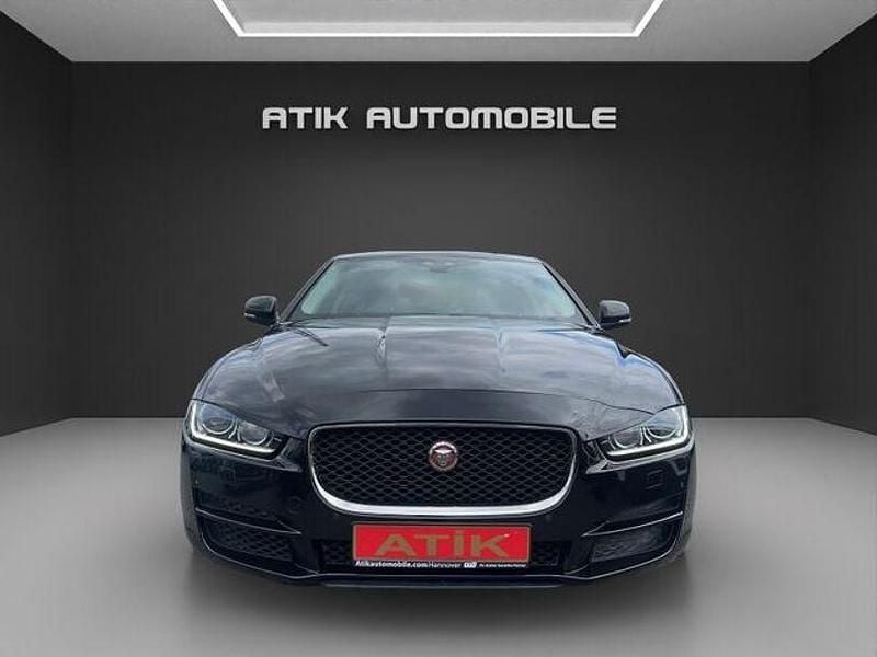 Gebraucht Jaguar XE Prestige 163 PS (119 kW) 2015 Schwarz Limousine