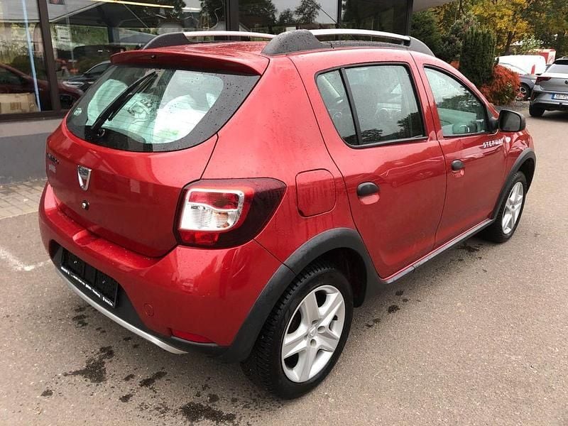 Gebraucht Dacia Sandero Stepway Ambiance 90 PS (66 kW) 2013 Rot Kleinwagen