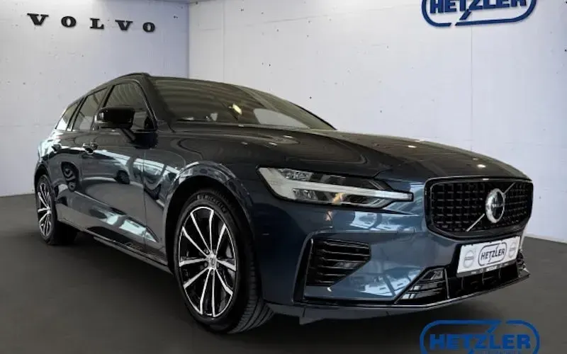 Neu Volvo V60 Plus 350 PS (257 kW) 2025 Blau Kombi