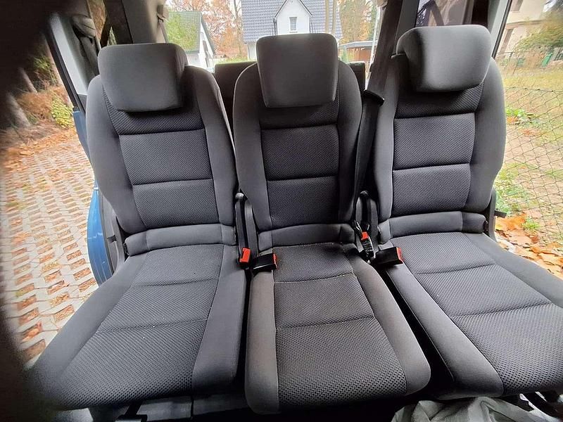 Gebraucht VW Touran Highline 105 PS (77 kW) 2012 Blau Van / Kleinbus