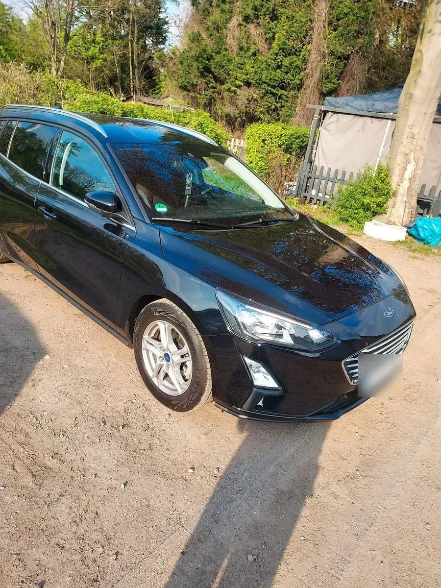 Gebraucht Ford Focus Cool & Connect 95 PS (69 kW) 2020 Schwarz Kombi