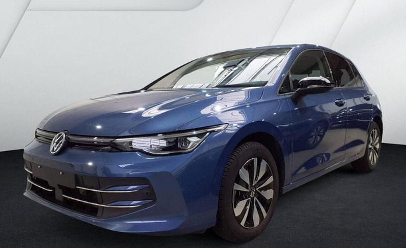 Anemonenblau metallic (metallic) Gebraucht 2025 VW Golf VIII Limousine | 28.690 € (Fairer Preis) - Bild 1/4