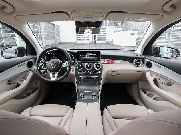 Schwarz Gebraucht 2021 Mercedes GLC300e Coupé | 43.700 € (Guter Preis) - Bild 1/4