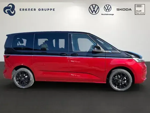 Gebraucht VW T7 Style 150 PS (110 kW) 2025 Deep black perleffekt/ fortanaro Van