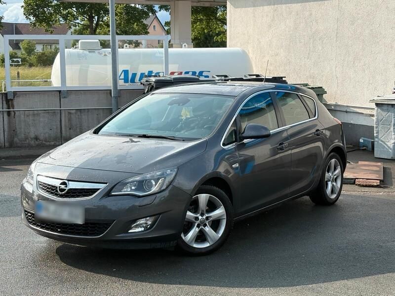 Grau Gebraucht 2010 Opel Astra Kleinwagen | 3.900 € (Fairer Preis) - Bild 1/4