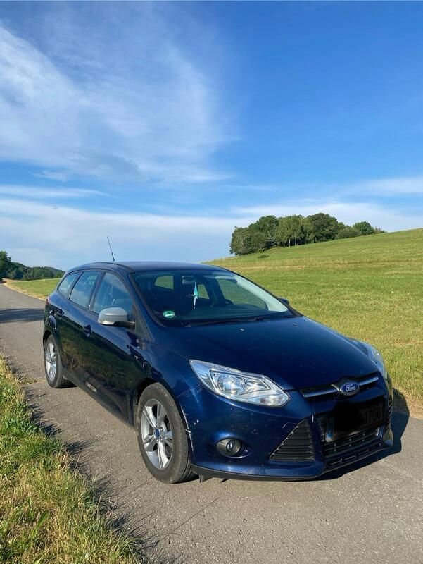 Blau Gebraucht 2013 Ford Focus Kombi | 2.999 € (Superpreis) - Bild 1/4