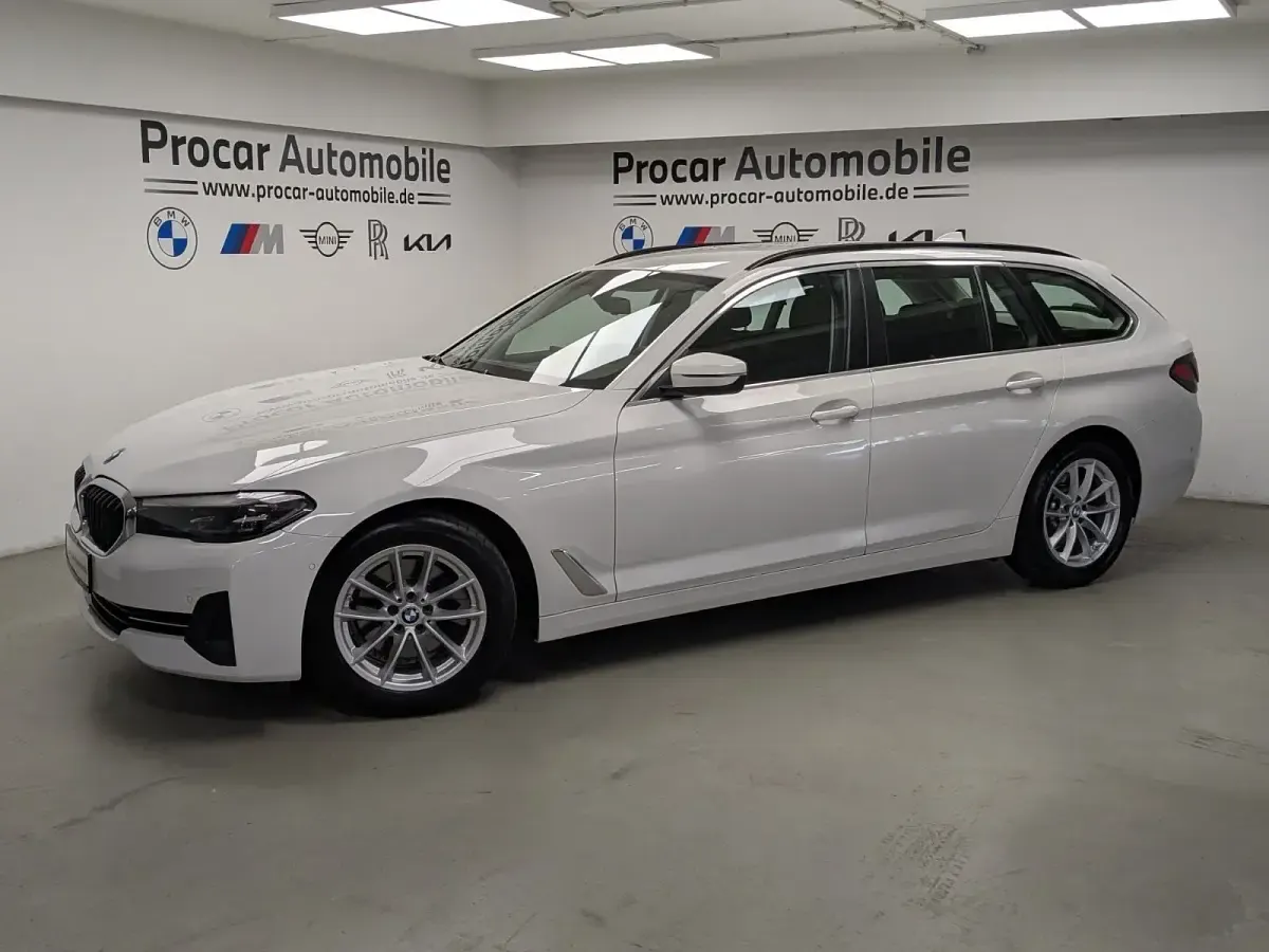 Gebraucht BMW 520 Sport Line 190 PS (139 kW) 2022 Alpinweiss Limousine