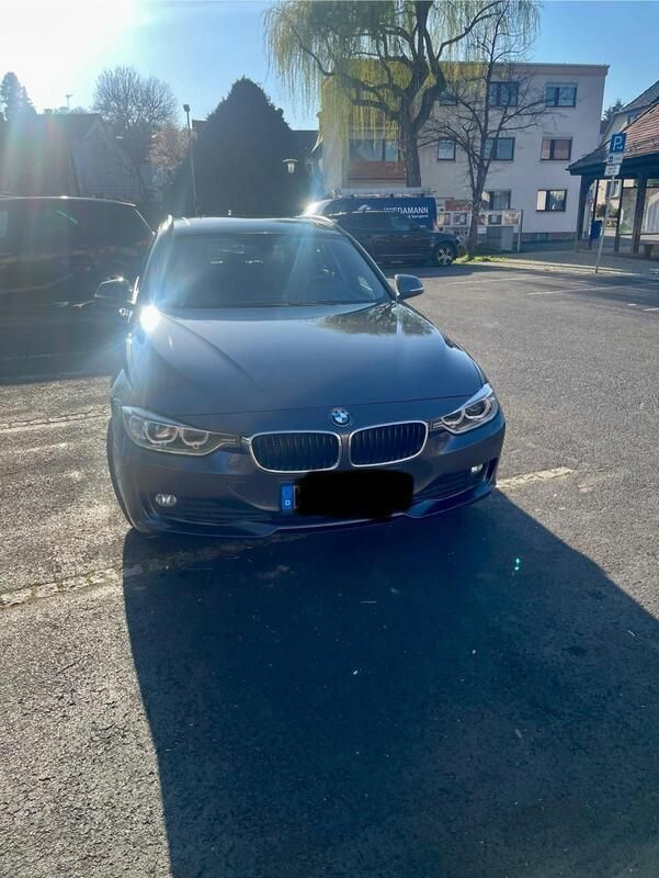 Grau Gebraucht 2015 BMW 320 Kombi | 13.900 € (Fairer Preis) - Bild 1/4