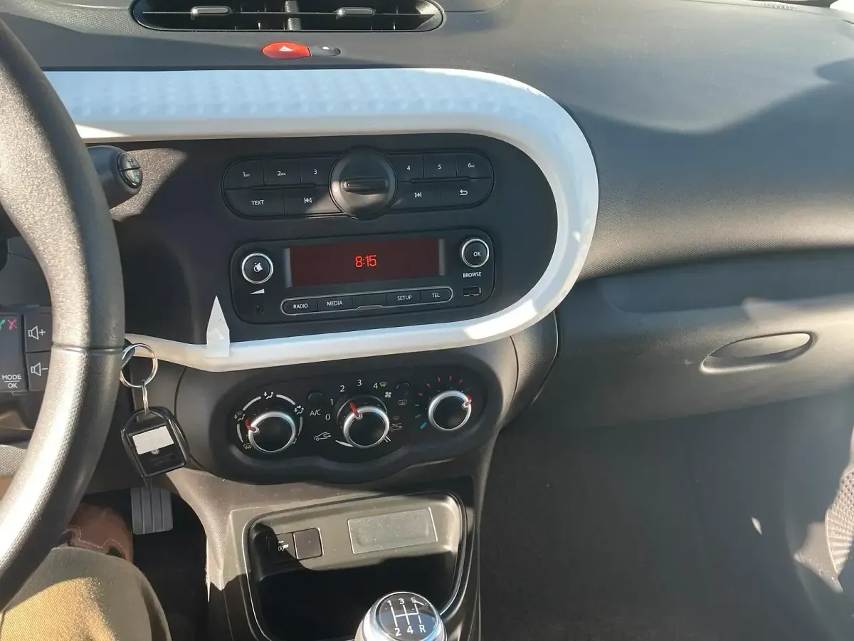 Gebraucht Renault Twingo LIMITED 73 PS (53 kW) 2019 Grün Kleinwagen