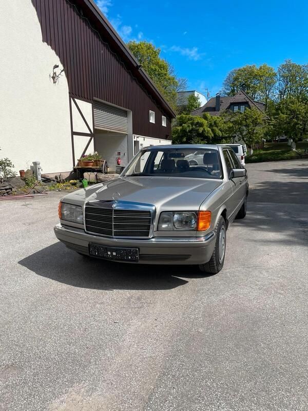 Gold Gebraucht 1990 Mercedes 300 SE Limousine | 11.200 € - Bild 1/4
