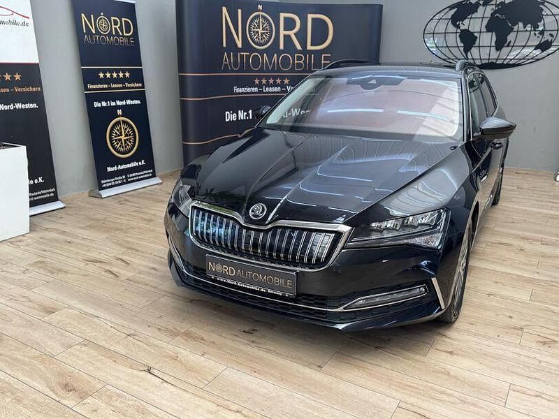 Schwarz Gebraucht 2021 Skoda Superb Ambition Kombi | 19.690 € (Guter Preis) - Bild 1/3