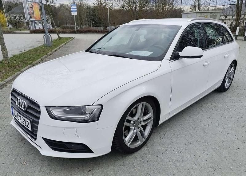 Gebraucht Audi A4 Sport 177 PS (130 kW) 2013 Weiß Kombi