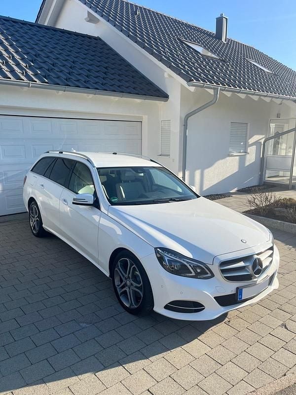 Gebraucht Mercedes E250 204 PS (150 kW) 2016 Weiß Kombi