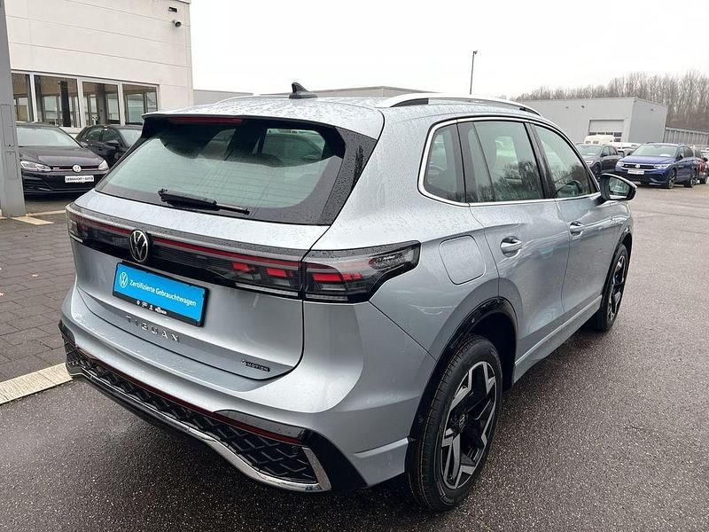 Gebraucht VW Tiguan R-line 193 PS (141 kW) 2025 Oyster silver metallic SUV