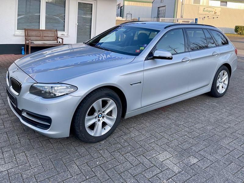Gebraucht BMW 530 258 PS (189 kW) 2015 Silber Kombi