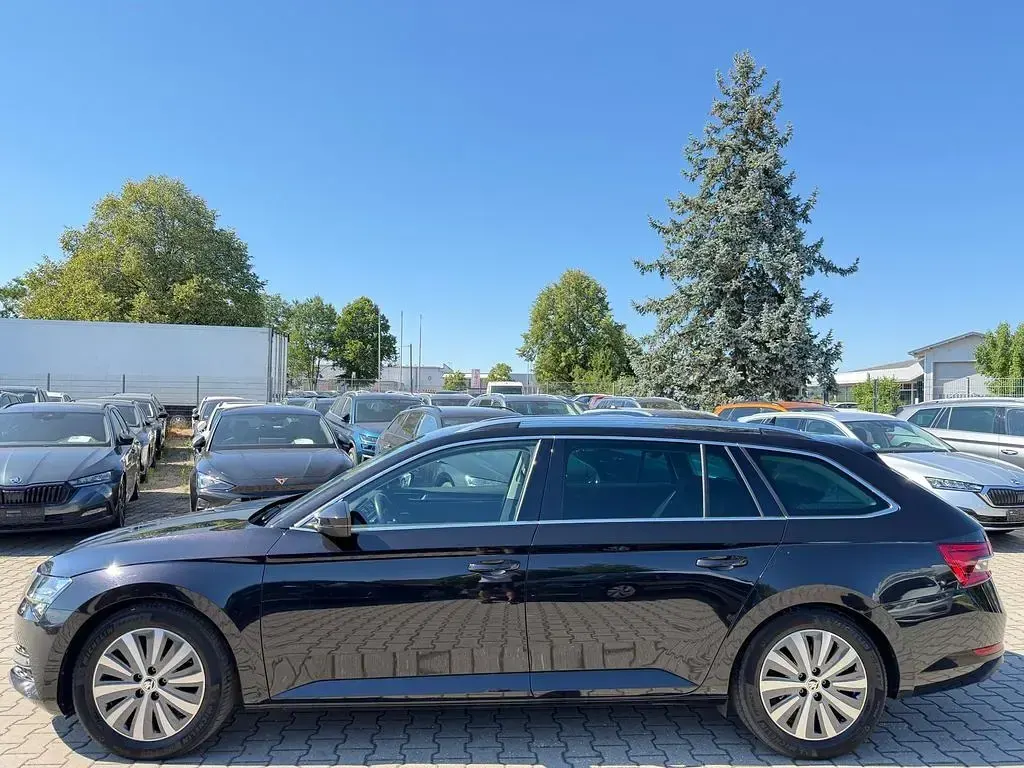 Gebraucht Skoda Superb Premium Edition 150 PS (110 kW) 2023 Schwarz Limousine
