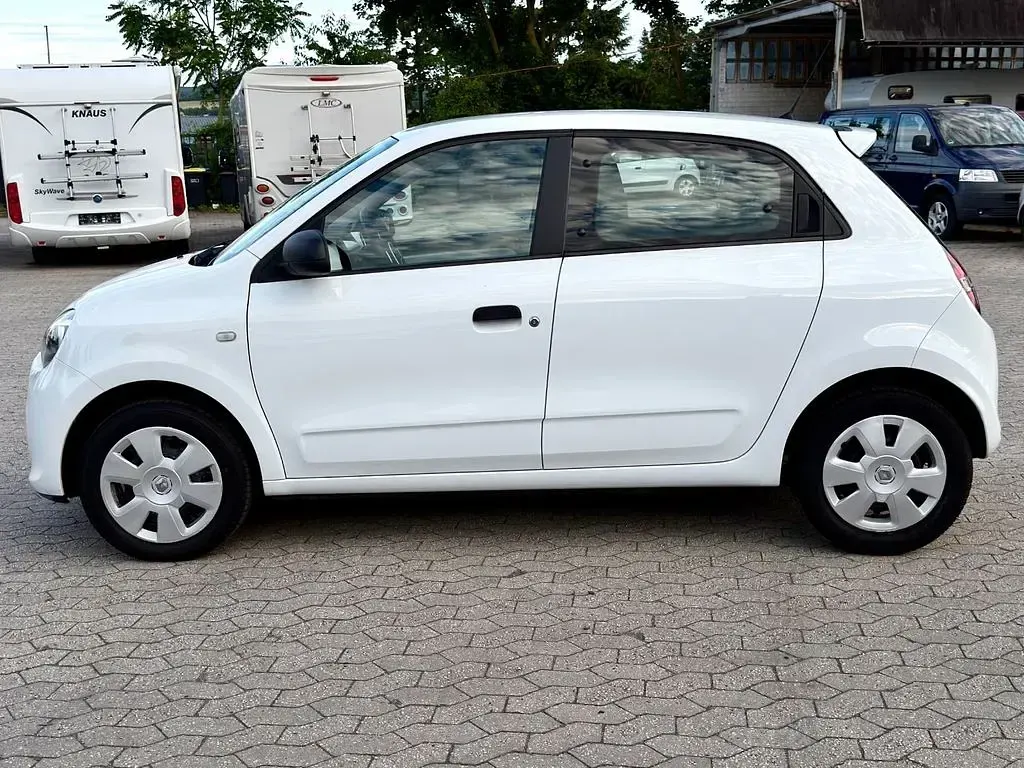 Gebraucht Renault Twingo Life 69 PS (50 kW) 2018 Weiß Kleinwagen