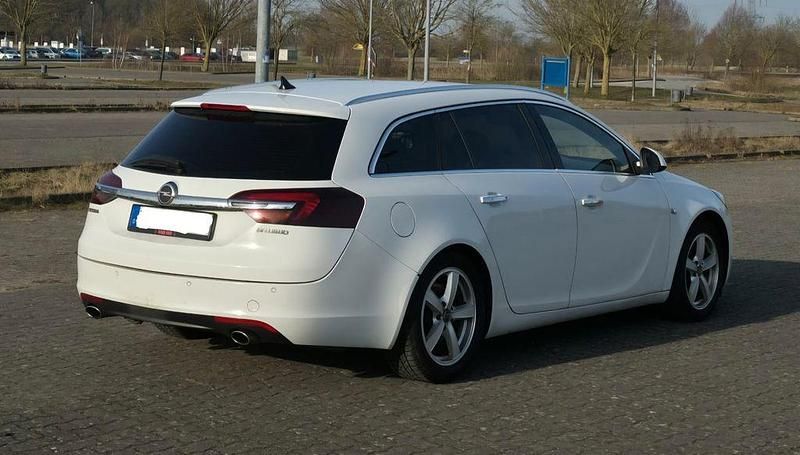 Gebraucht Opel Insignia Eco 194 PS (142 kW) 2014 Weiß Kombi
