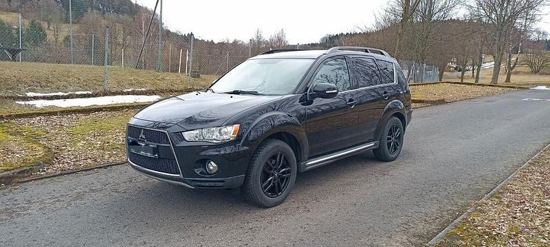Gebraucht Mitsubishi Outlander Intense 156 PS (114 kW) 2012 Schwarz SUV